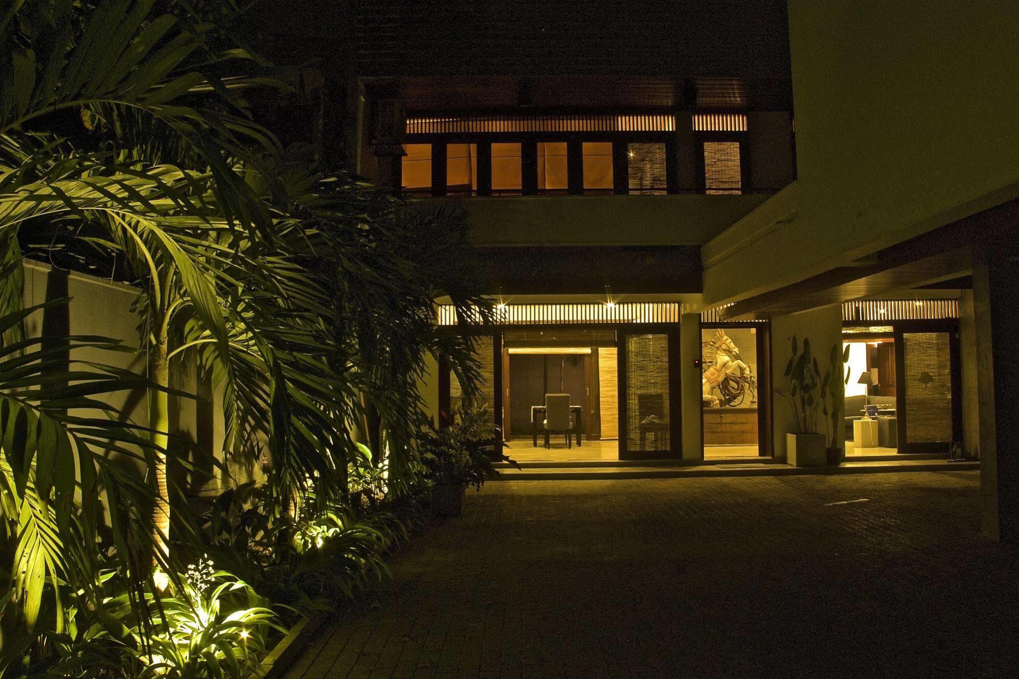 Nivasa Hotel Коломбо Екстериор снимка