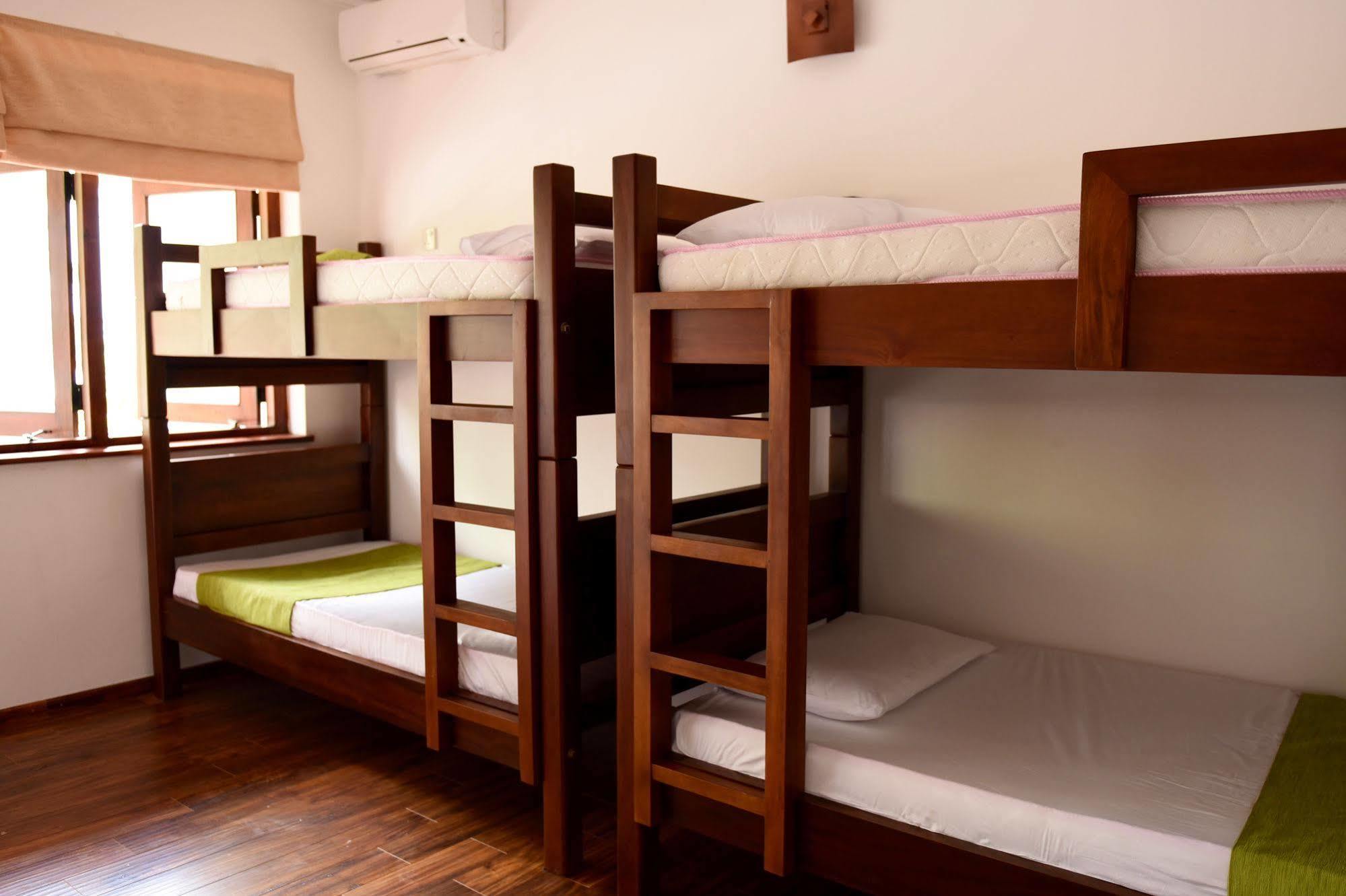 Nivasa Hotel Коломбо Екстериор снимка