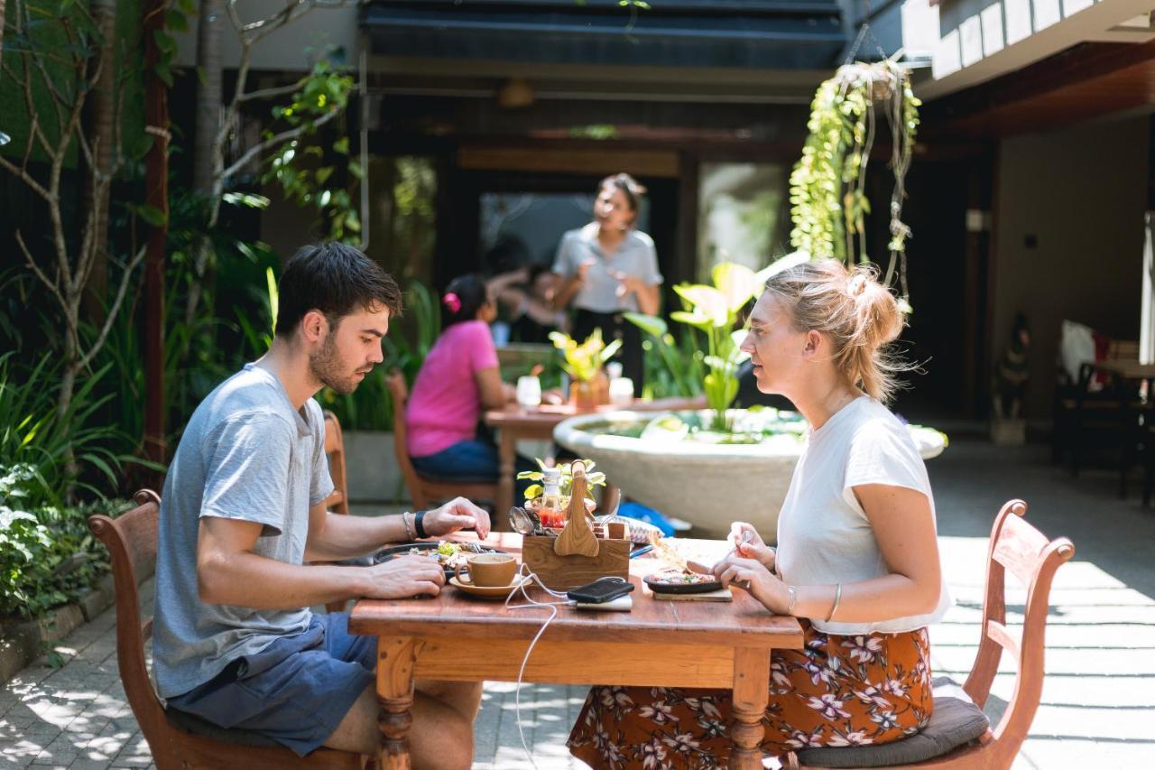 Nivasa Hotel Коломбо Екстериор снимка