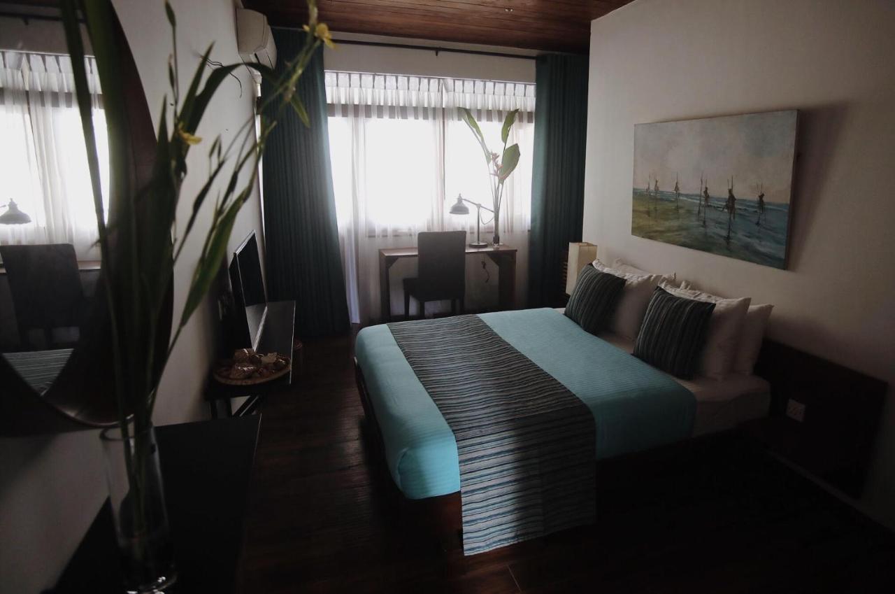 Nivasa Hotel Коломбо Екстериор снимка